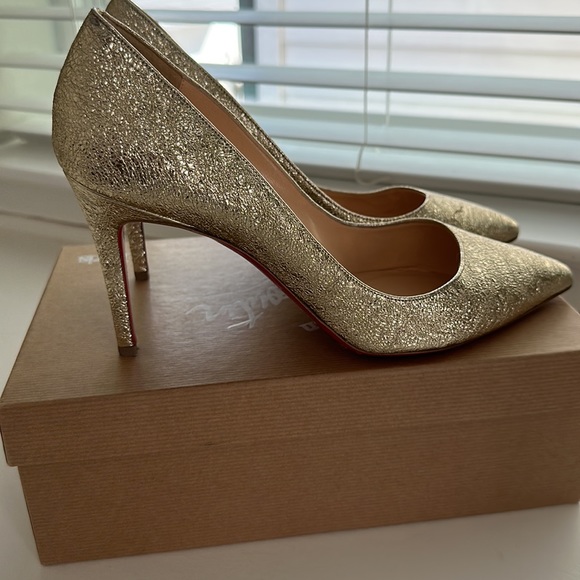 Christian Louboutin - Picture 5 of 8